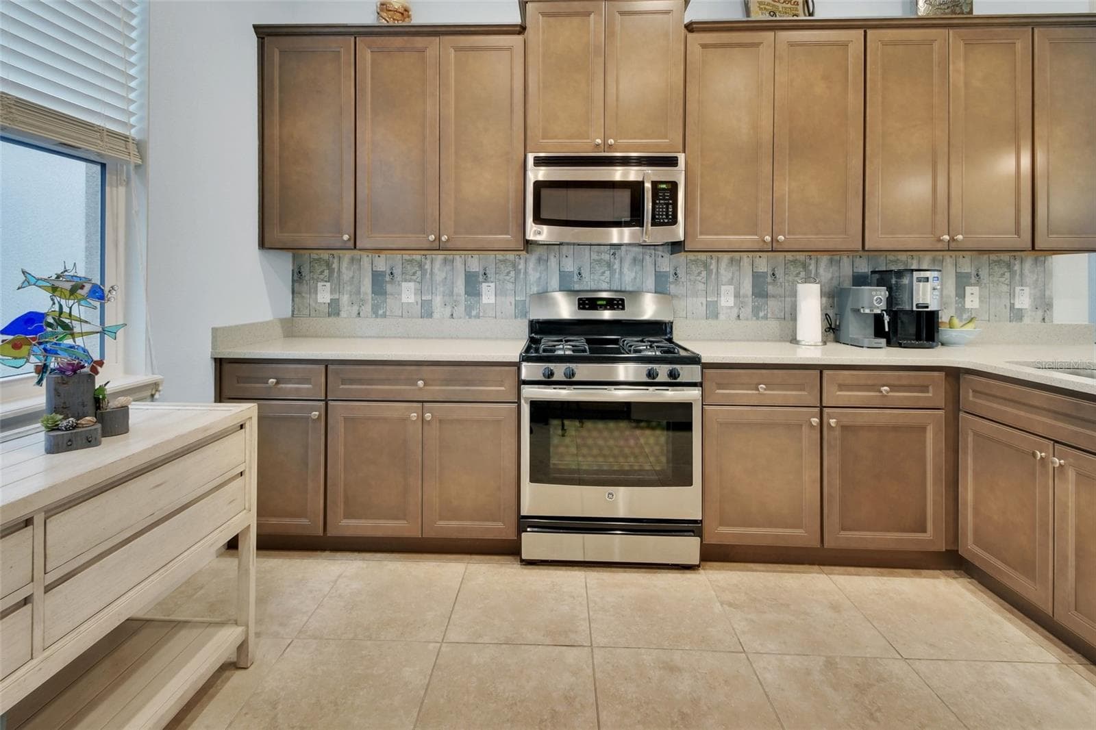 Single Family Residence at 412 TISBURY CT, DELAND, photo 13 of 49