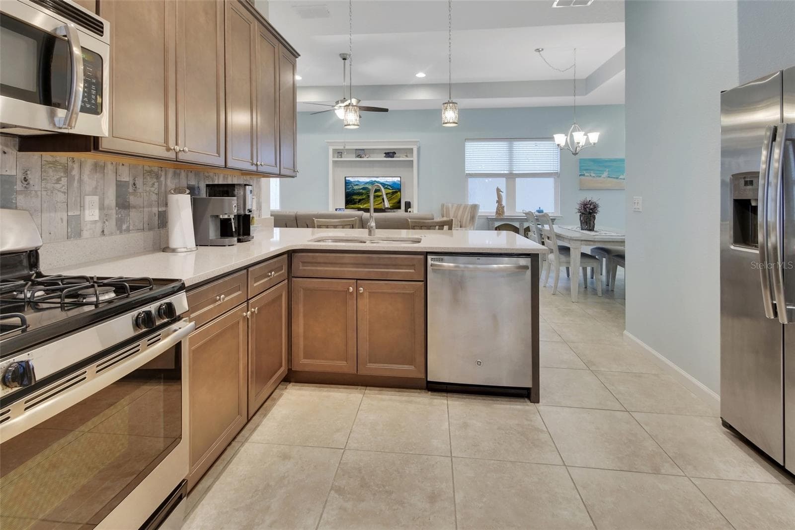 Single Family Residence at 412 TISBURY CT, DELAND, photo 15 of 49