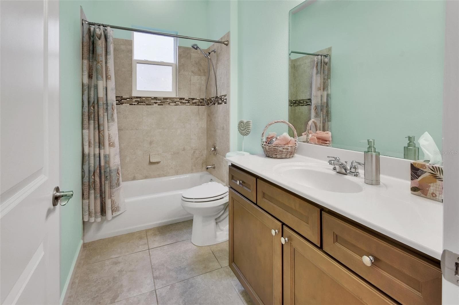 Single Family Residence at 412 TISBURY CT, DELAND, photo 24 of 49