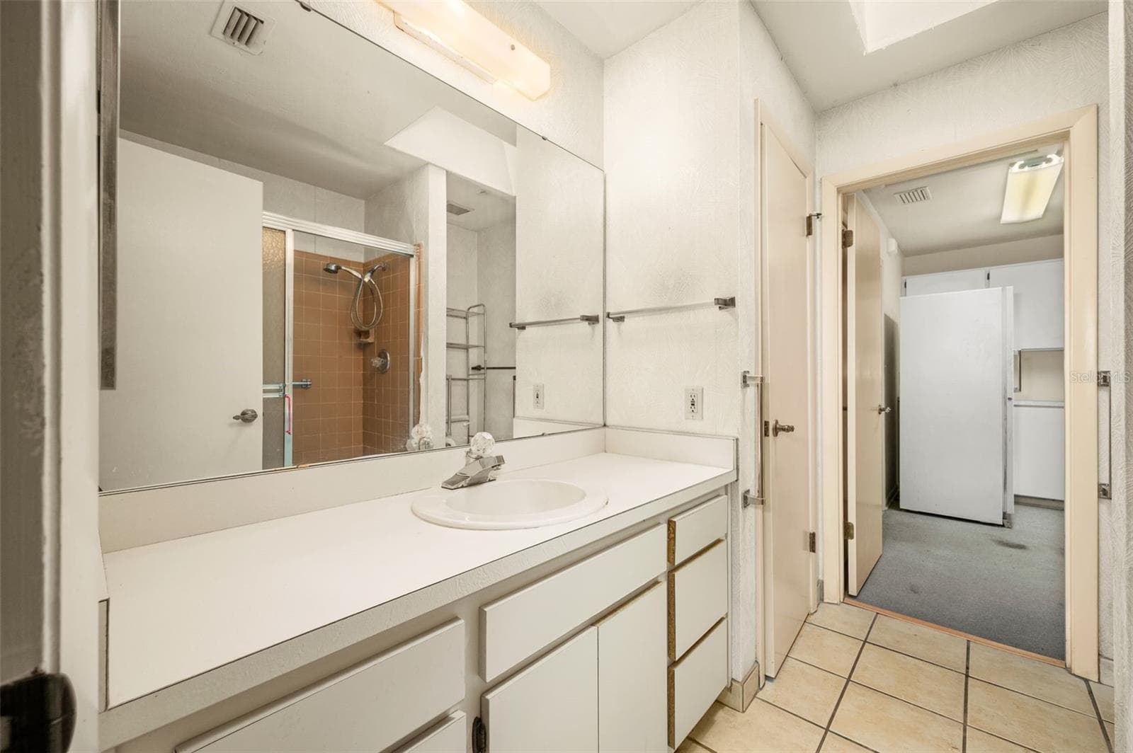 Primary Bath - 8508 NW 37TH DR, GAINESVILLE