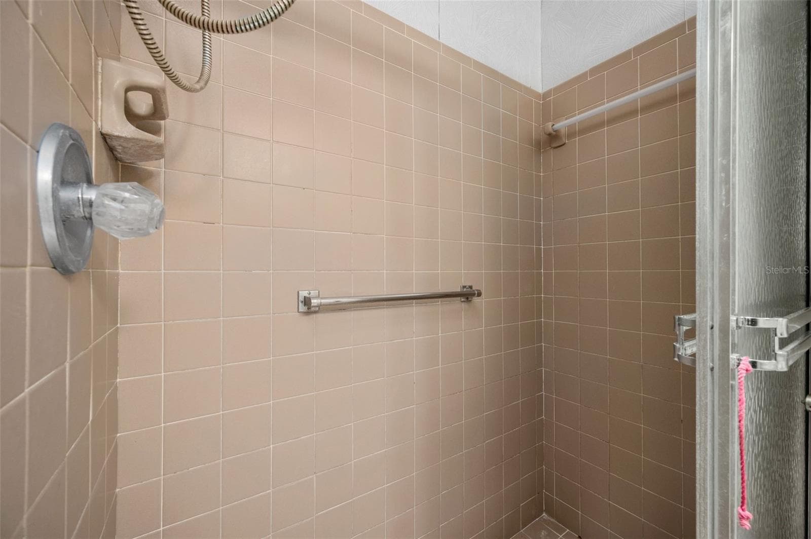 Bath - 8508 NW 37TH DR, GAINESVILLE