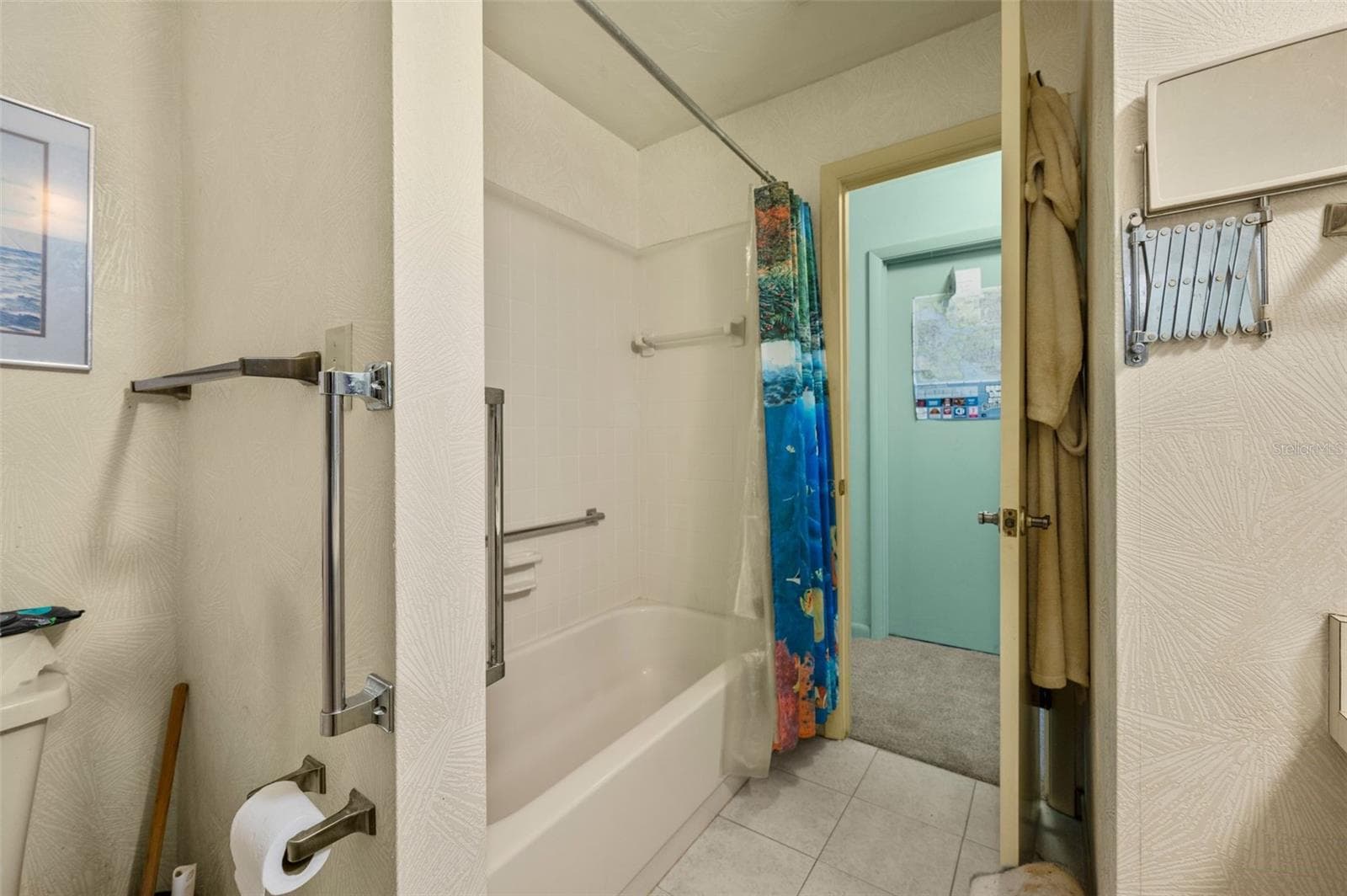Guest bath - 8508 NW 37TH DR, GAINESVILLE