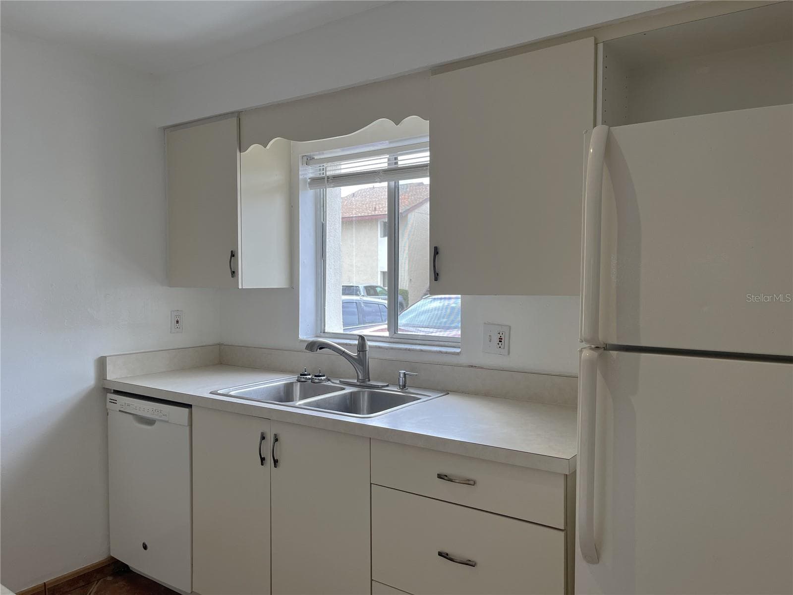 Condominium at 2724 HIDDEN LAKE BLVD #A, SARASOTA, photo 10 of 40