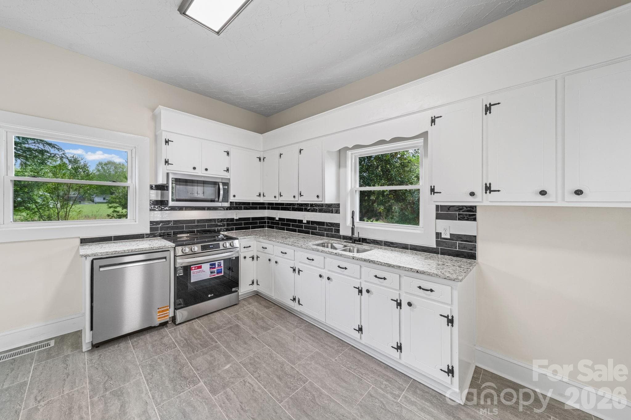 Single Family Residence at 511 W Passaic Street, Peachland, photo 18 of 47