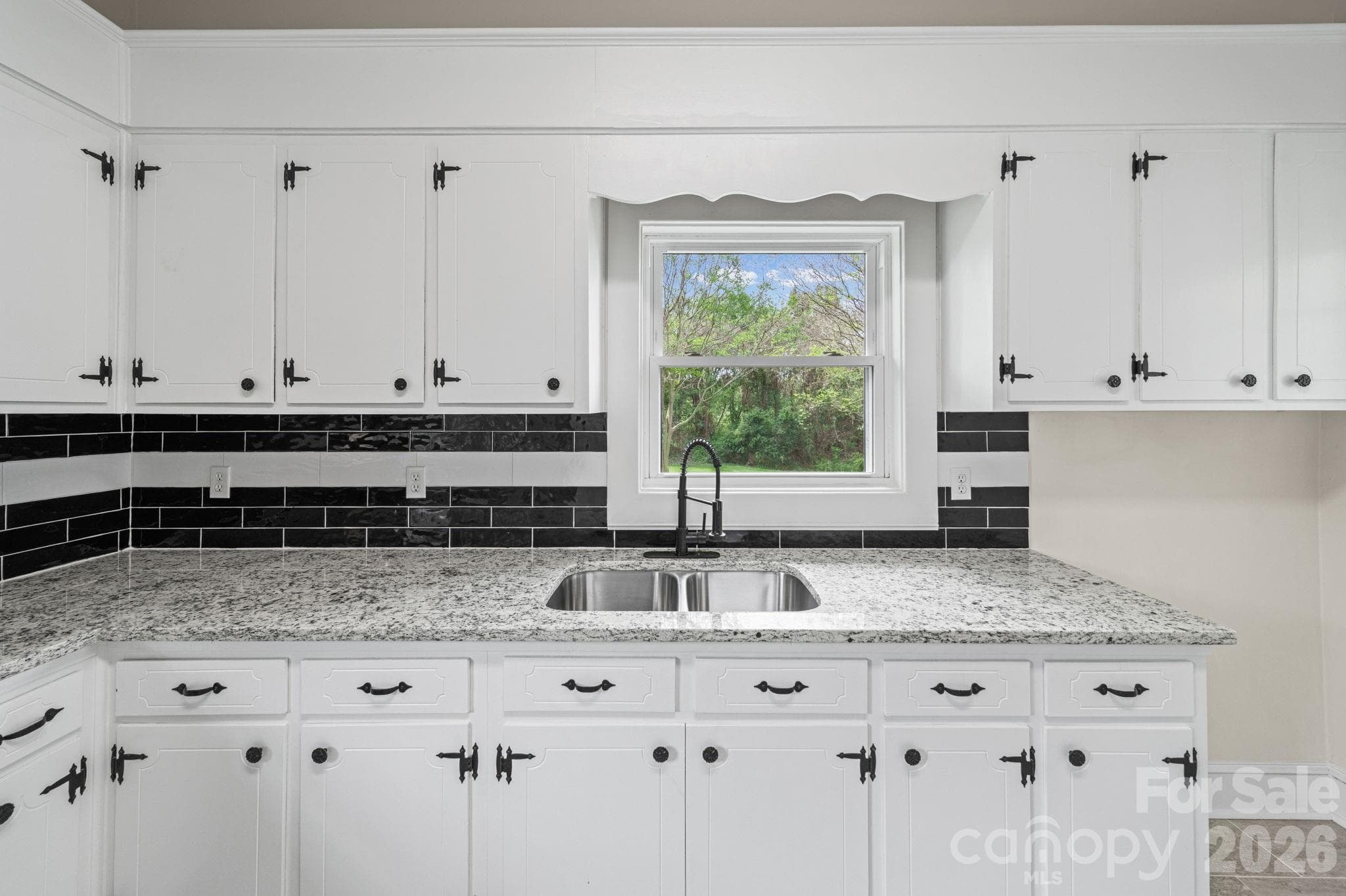 Single Family Residence at 511 W Passaic Street, Peachland, photo 20 of 47
