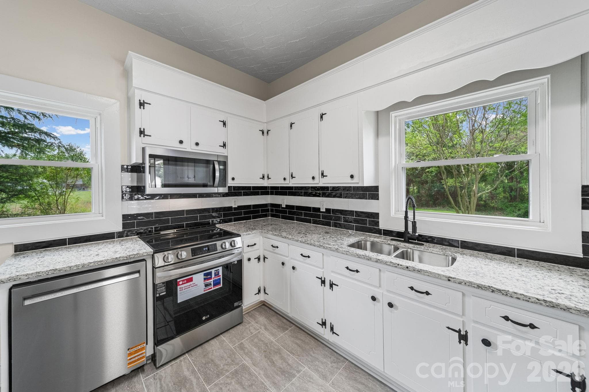 Single Family Residence at 511 W Passaic Street, Peachland, photo 21 of 47