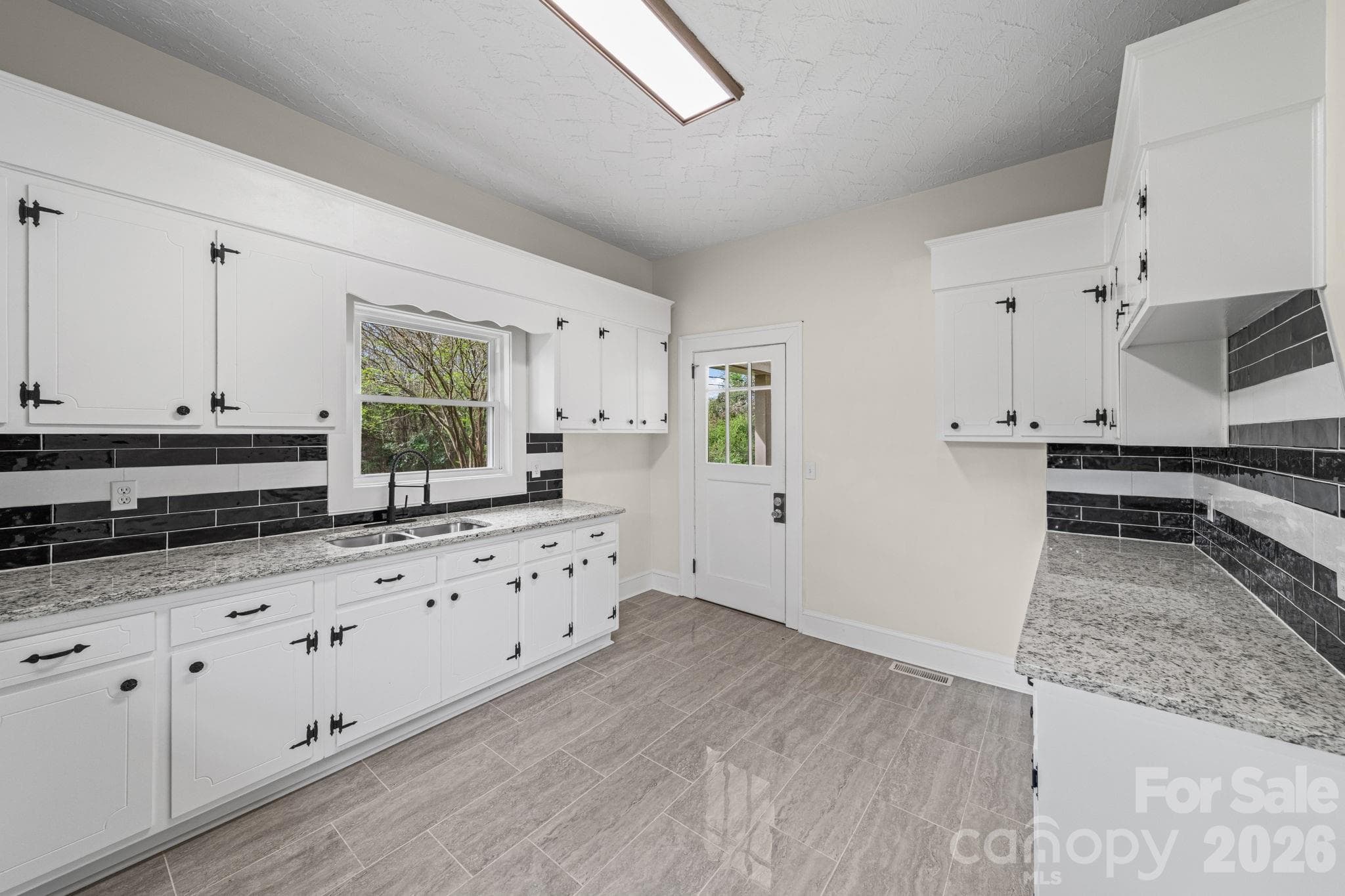 Single Family Residence at 511 W Passaic Street, Peachland, photo 22 of 47