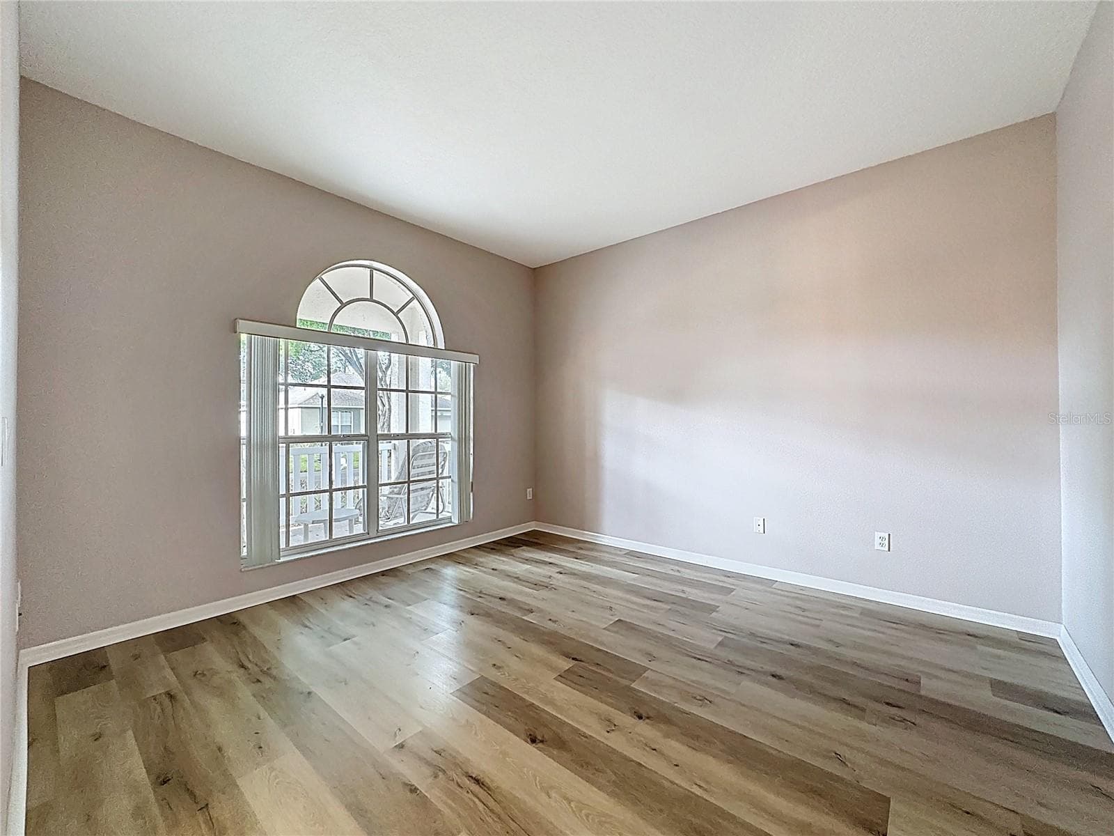 Living room - 2308 TWICKINGHAM CT, CLERMONT