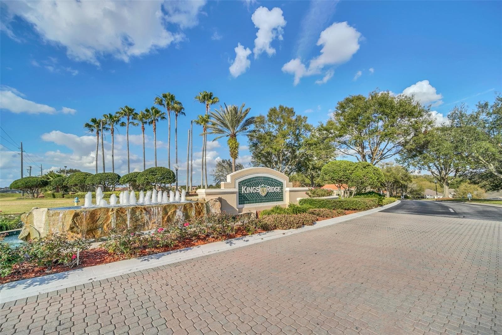 Entry into Kings ridge - 2308 TWICKINGHAM CT, CLERMONT