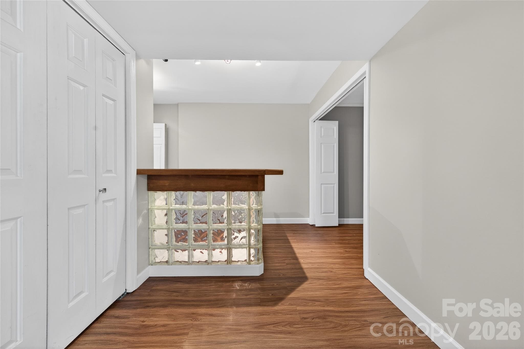 Custom Bar - Tega Cay