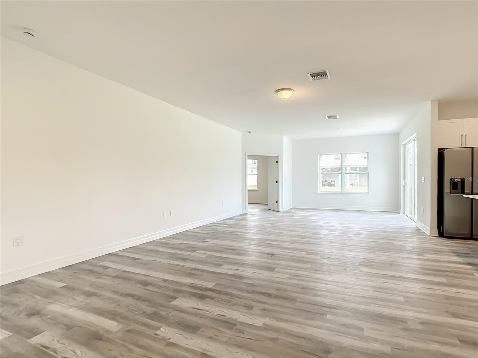 Single Family Residence at 14210 LUXO AVE, PORT CHARLOTTE, photo 2 of 17