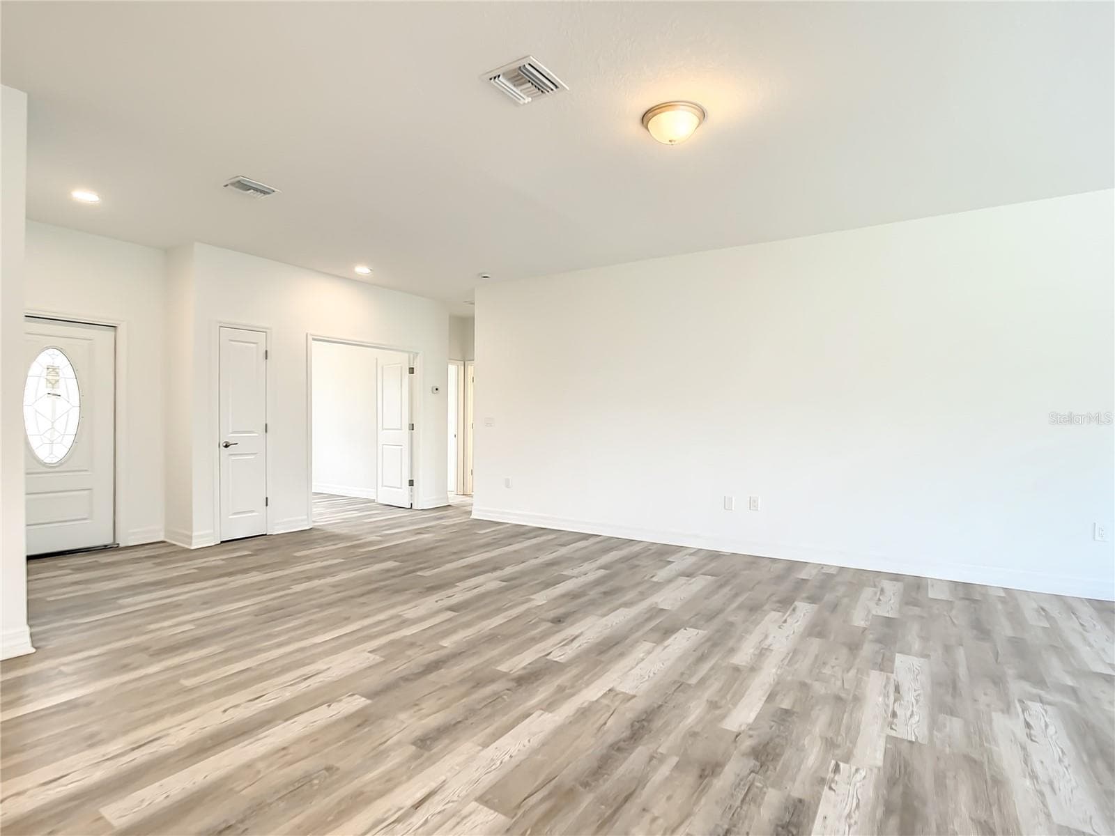 Single Family Residence at 14210 LUXO AVE, PORT CHARLOTTE, photo 3 of 17