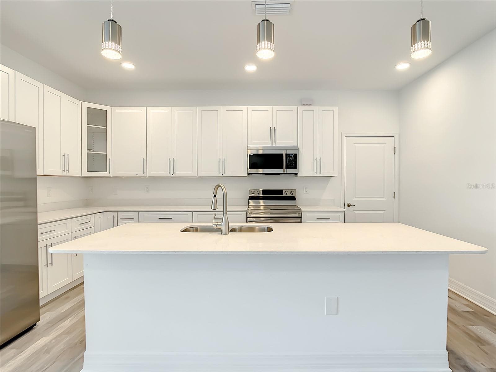 Single Family Residence at 14210 LUXO AVE, PORT CHARLOTTE, photo 4 of 17