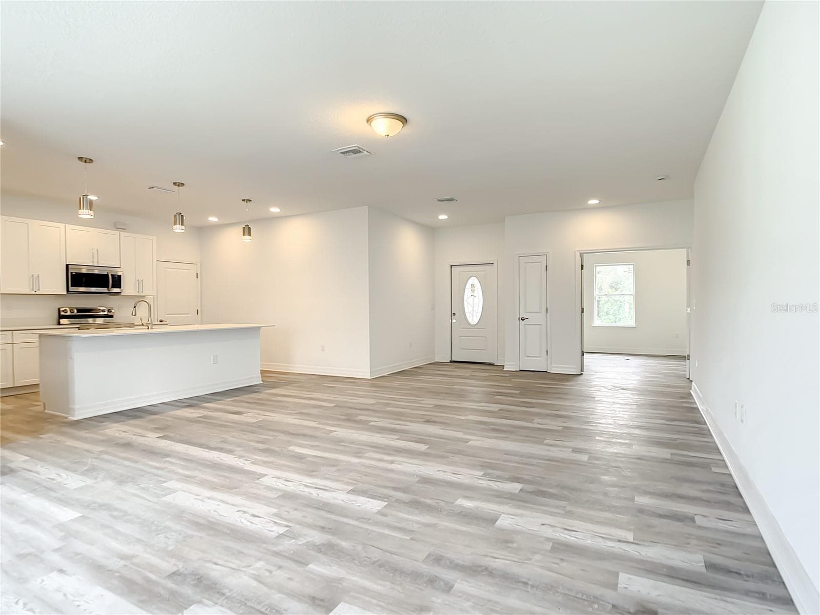 Single Family Residence at 14210 LUXO AVE, PORT CHARLOTTE, photo 6 of 17