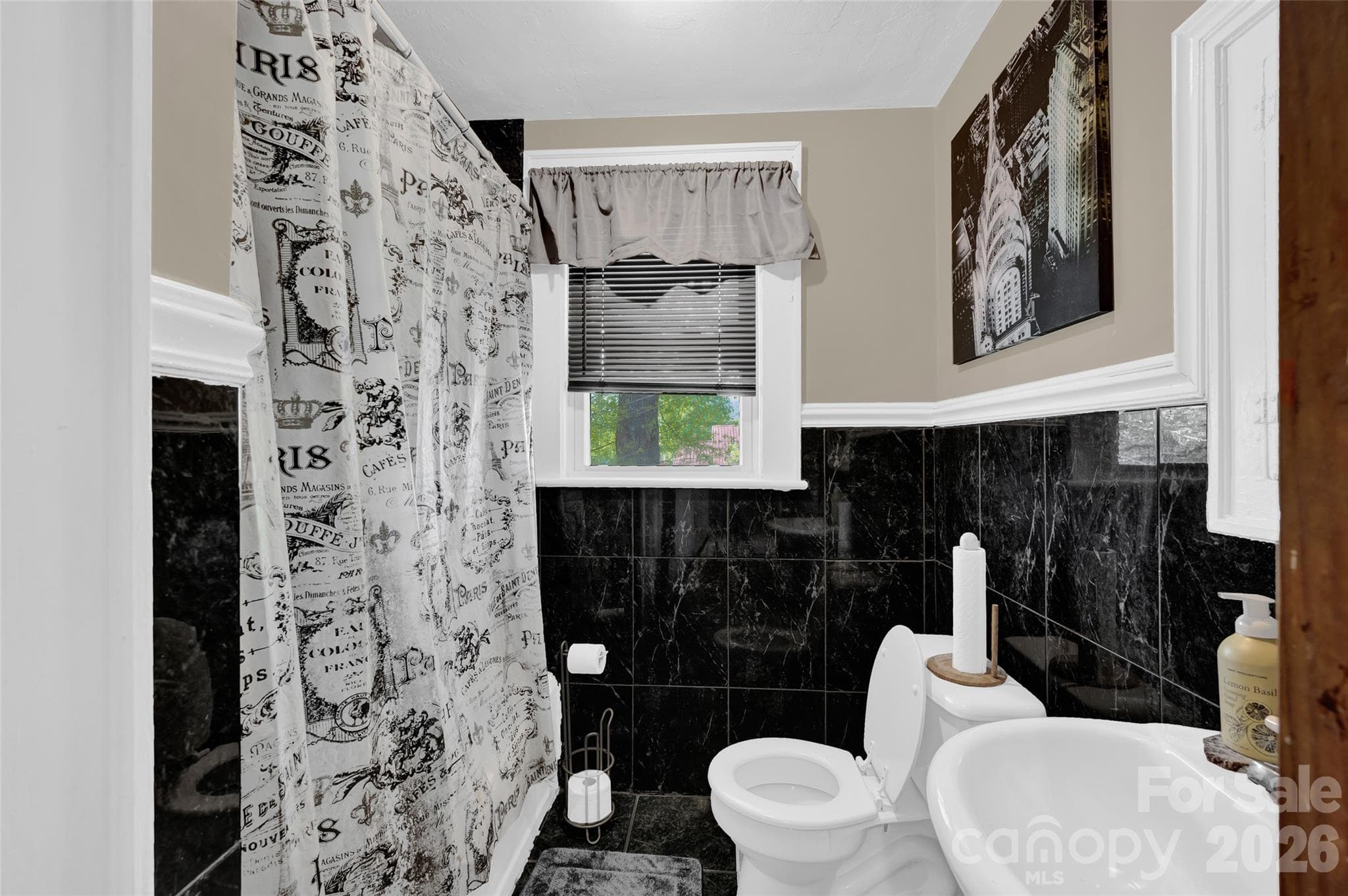 Duplex at 328-330 3rd Avenue SE, Hickory, photo 28 of 34