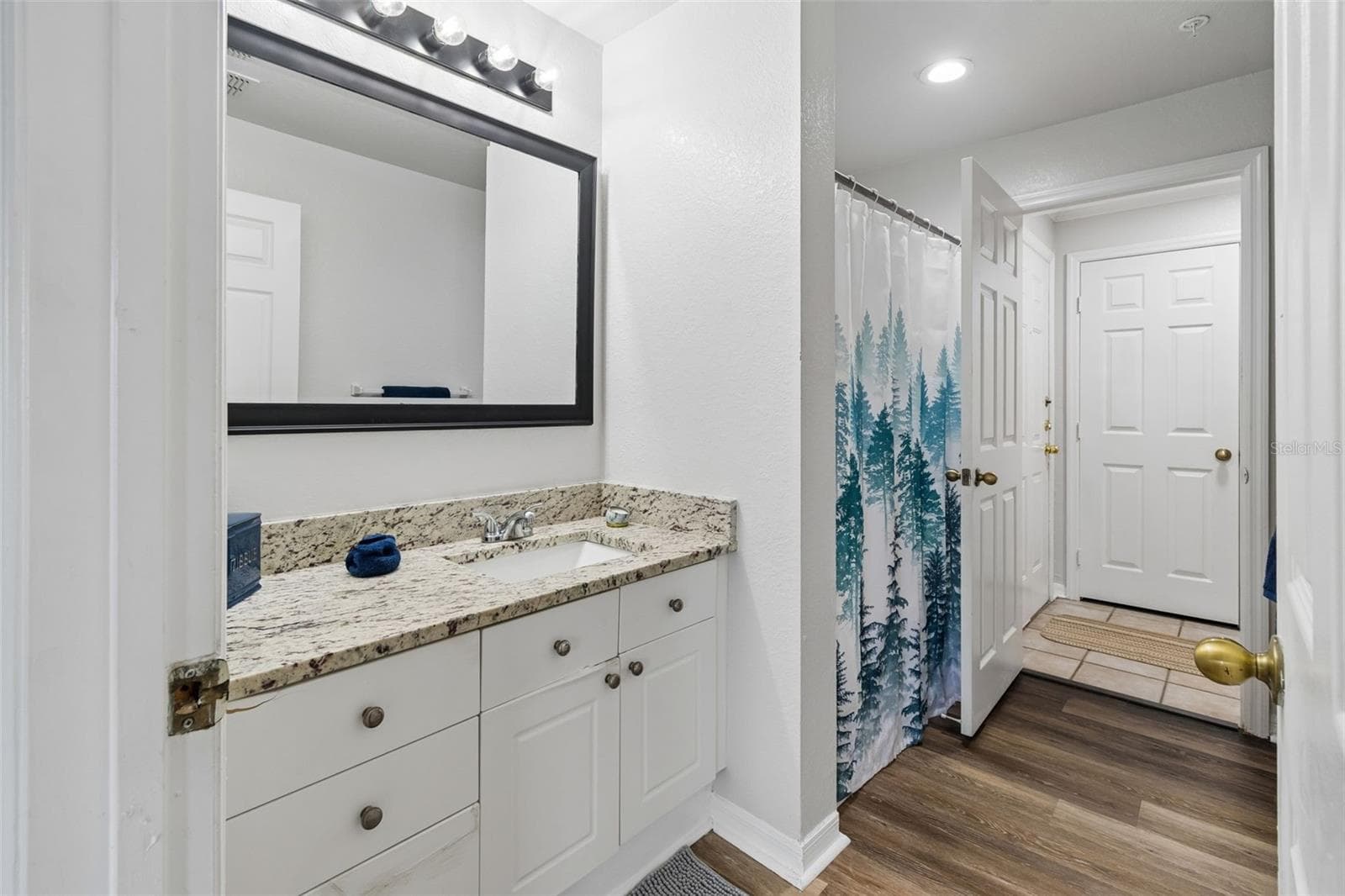 Second Bathroom - 18001 RICHMOND PLACE DR #1030, TAMPA