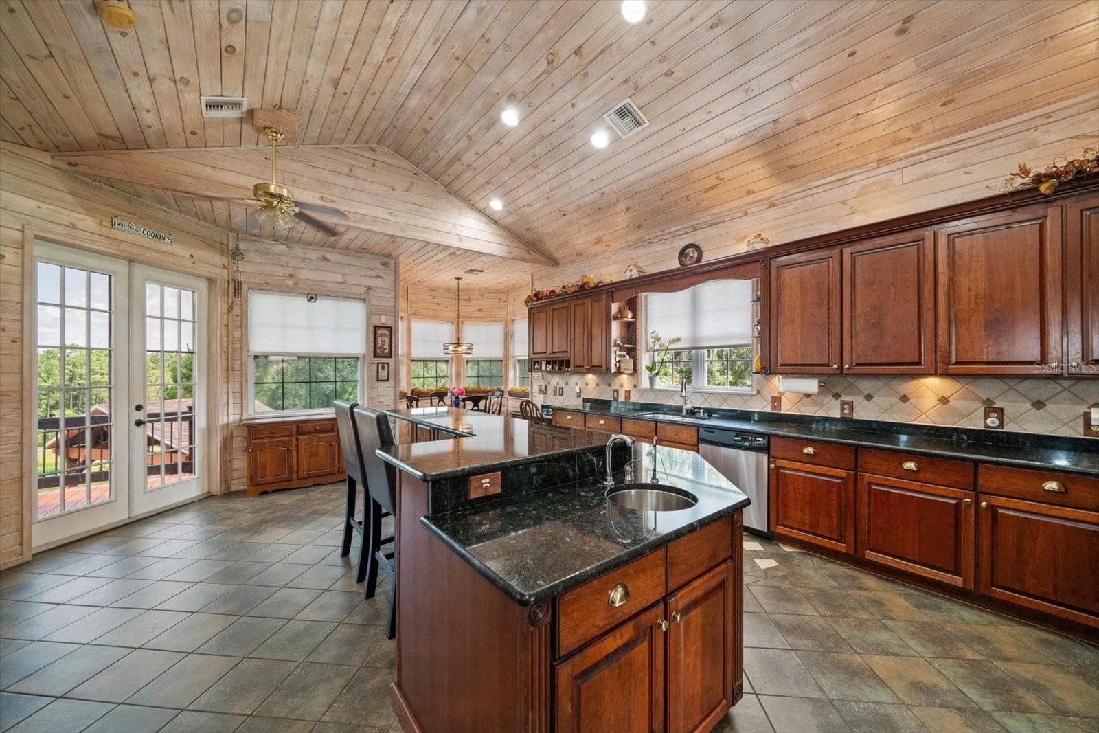 Single Family Residence at 7650 N WHIPPOORWILL TER, HERNANDO, photo 8 of 100