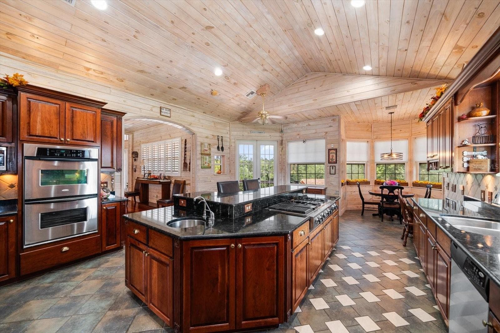 Single Family Residence at 7650 N WHIPPOORWILL TER, HERNANDO, photo 9 of 100