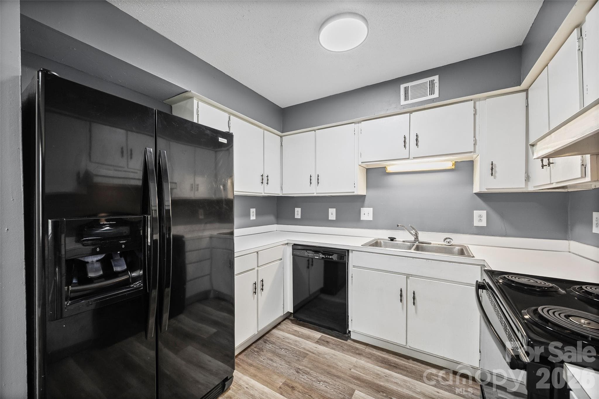 Condominium at 9119 Spyglass Place, Charlotte, photo 12 of 24