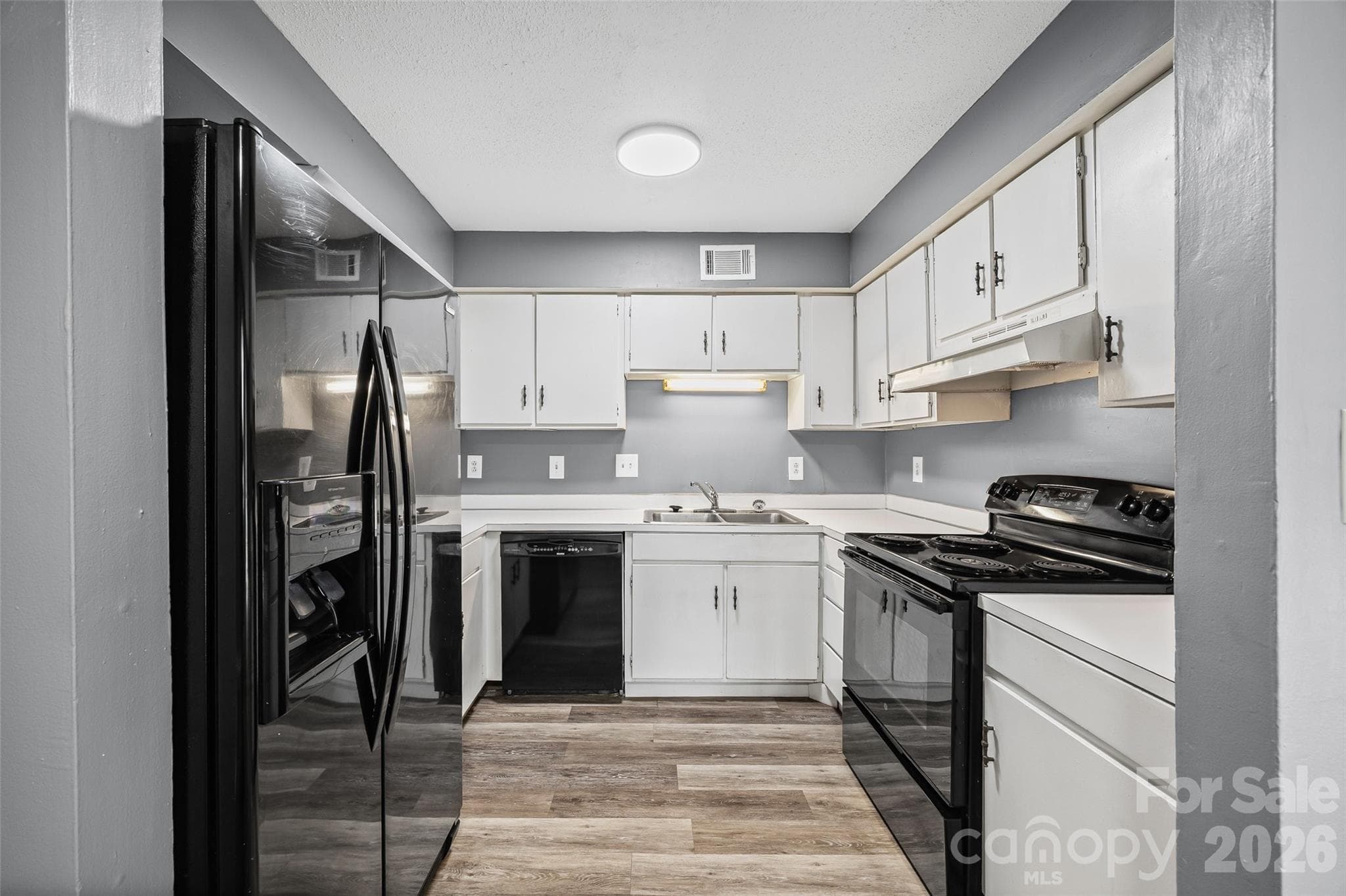 Condominium at 9119 Spyglass Place, Charlotte, photo 13 of 24