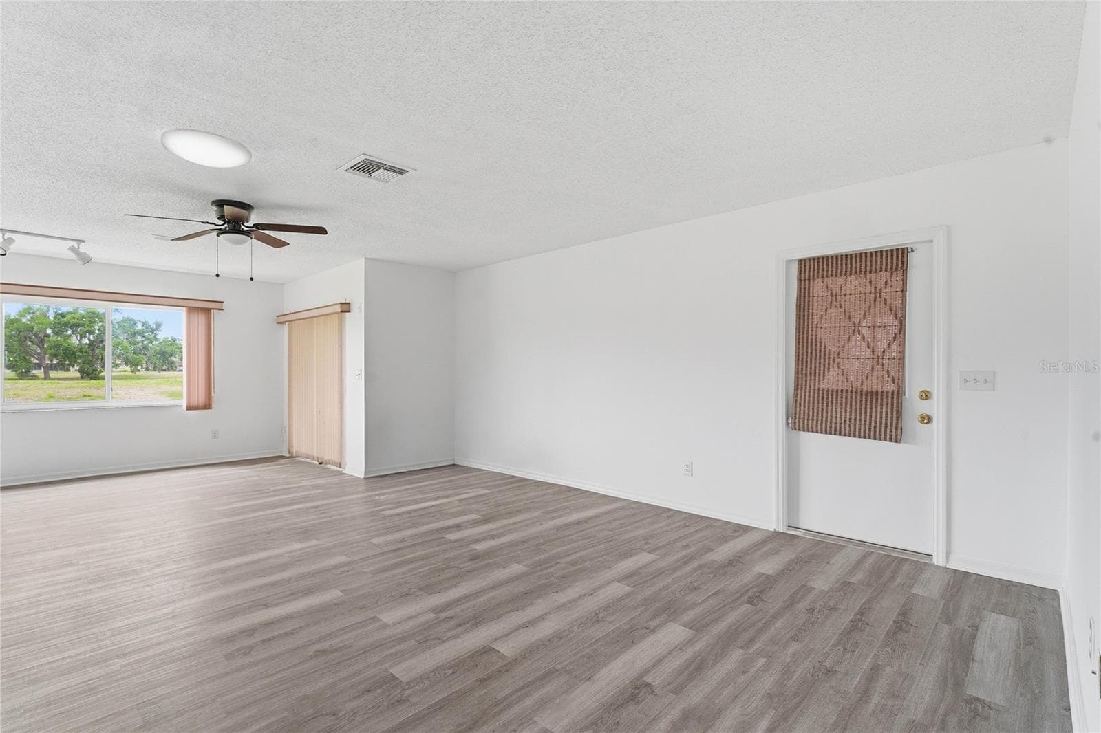 Condominium at 417 GLADSTONE PL, SUN CITY CENTER, photo 9 of 47