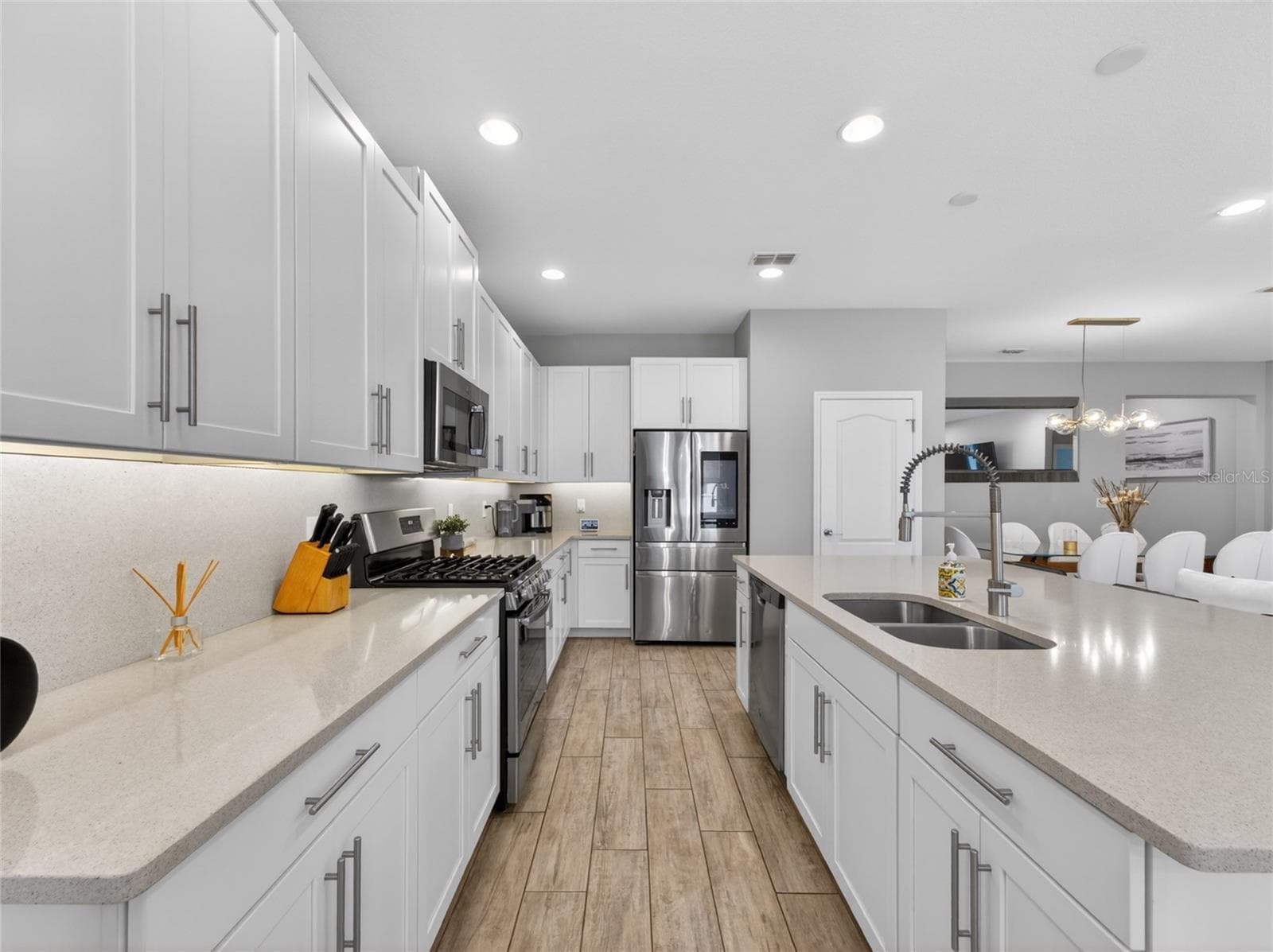 Convenient Layout for Easy Food Preparation and Clean Up - 11209 LEMON LAKE BLVD, ORLANDO