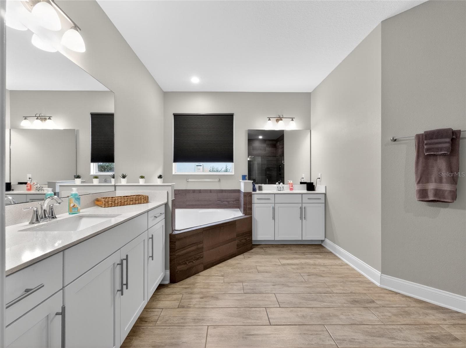 Lots of Storage Space in the Primary Bath - 11209 LEMON LAKE BLVD, ORLANDO
