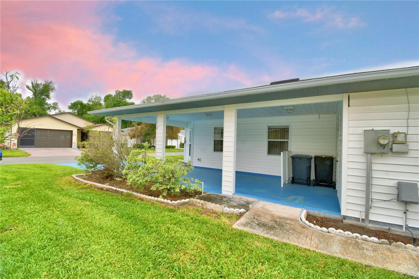 Single Family Residence at 1690 COLONNADES CIR N, LAKELAND, photo 3 of 58