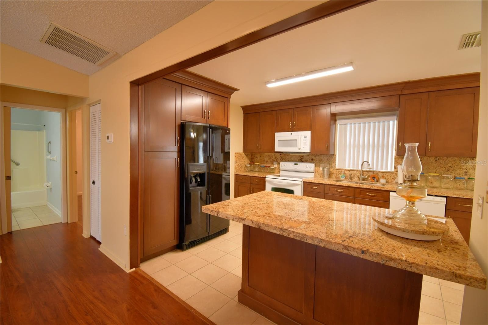 Single Family Residence at 1690 COLONNADES CIR N, LAKELAND, photo 9 of 58