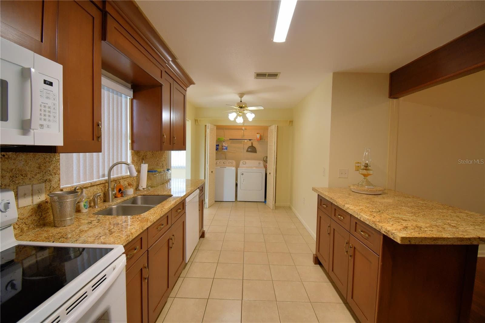 Single Family Residence at 1690 COLONNADES CIR N, LAKELAND, photo 13 of 58