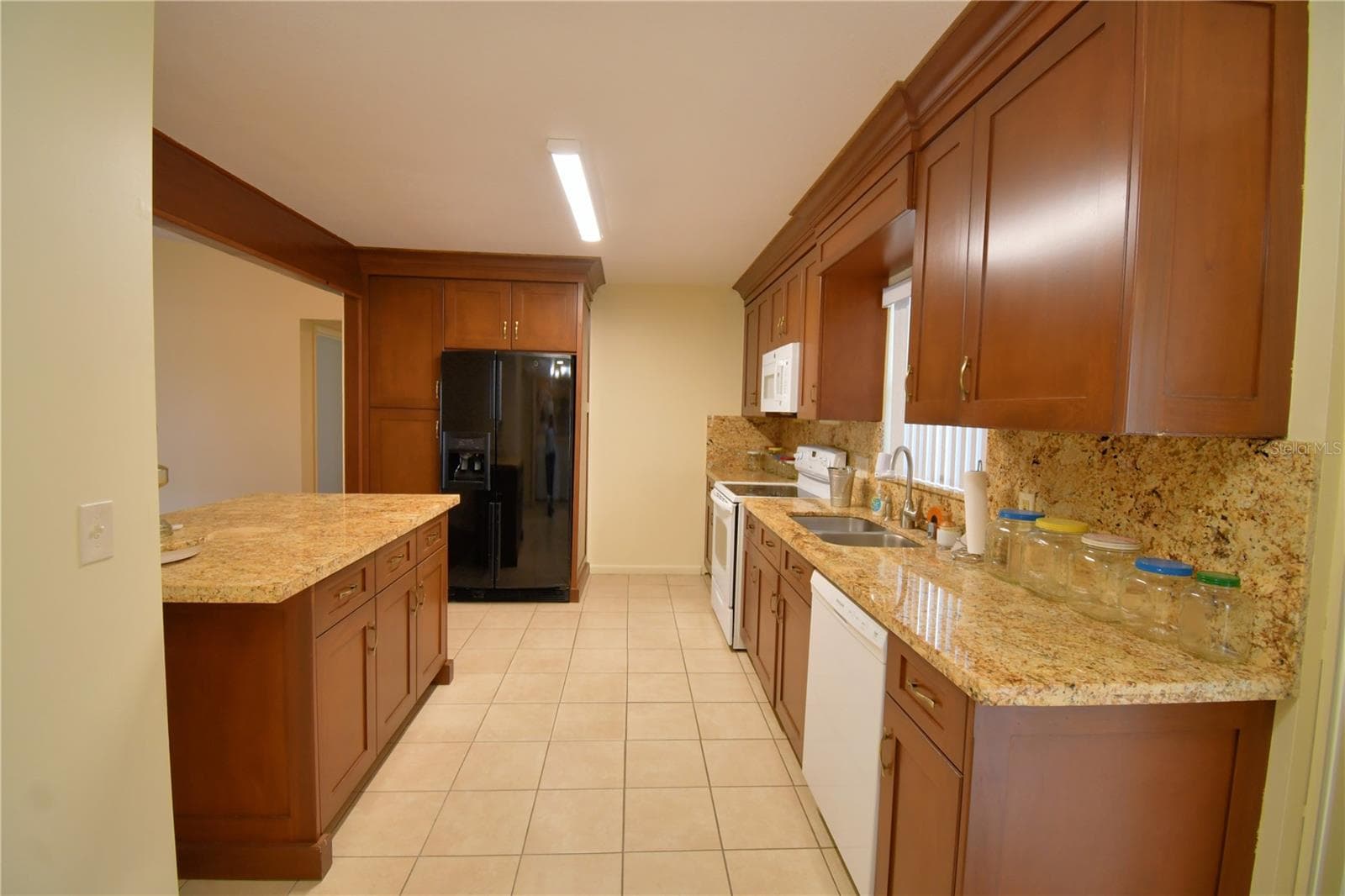 Single Family Residence at 1690 COLONNADES CIR N, LAKELAND, photo 15 of 58