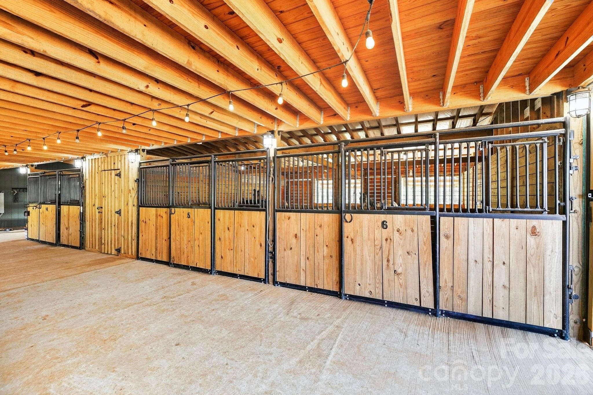 Main Barn - 3326 Crowder Ridge Road, Shelby