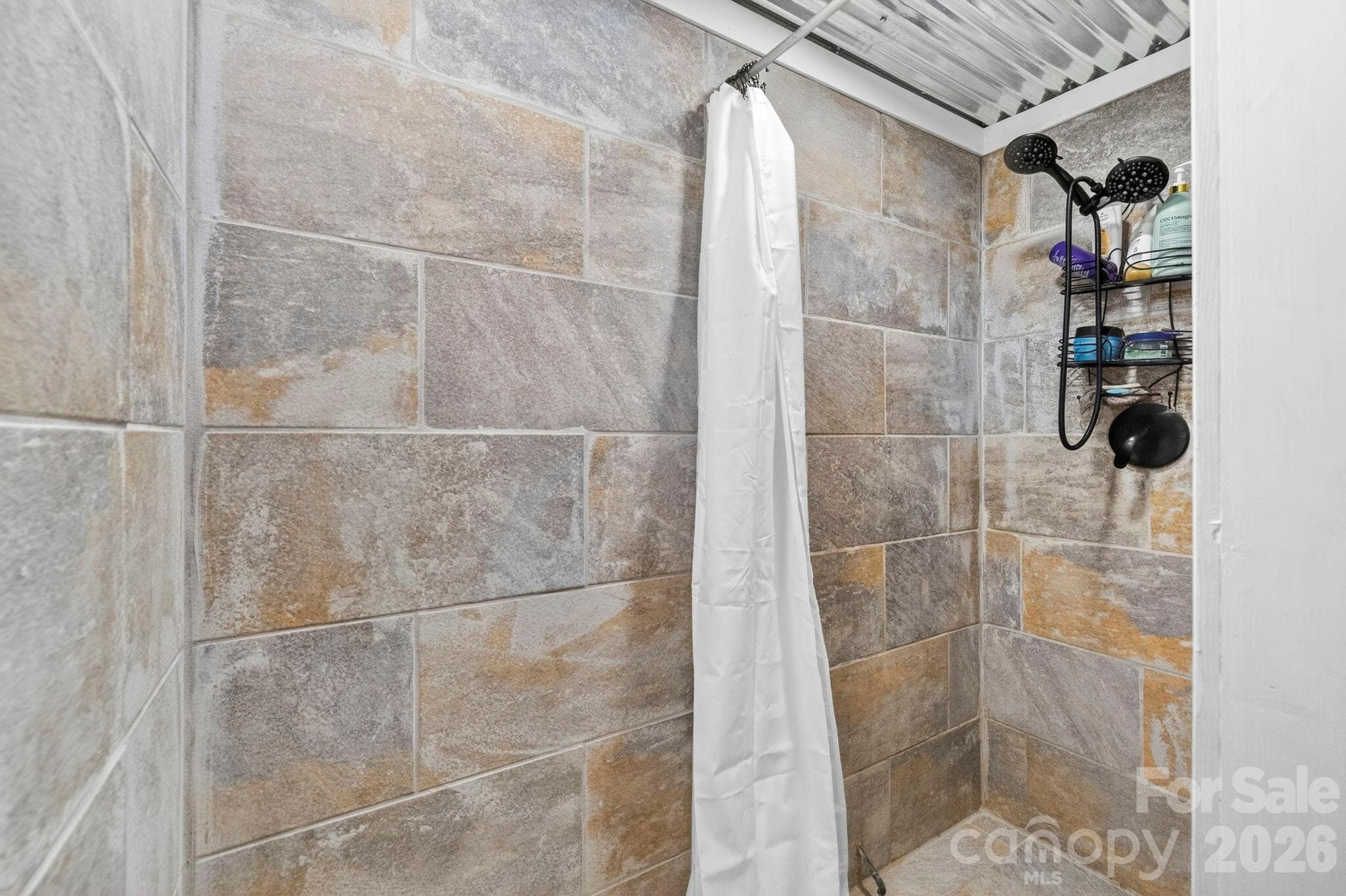 Shower - 3326 Crowder Ridge Road, Shelby