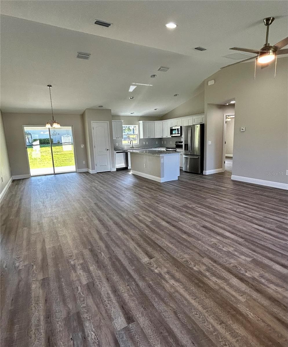 Single Family Residence at 15613 SE 84TH TER, SUMMERFIELD, photo 2 of 15