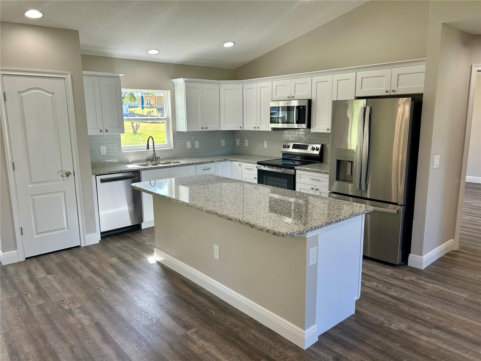 Single Family Residence at 15613 SE 84TH TER, SUMMERFIELD, photo 4 of 15