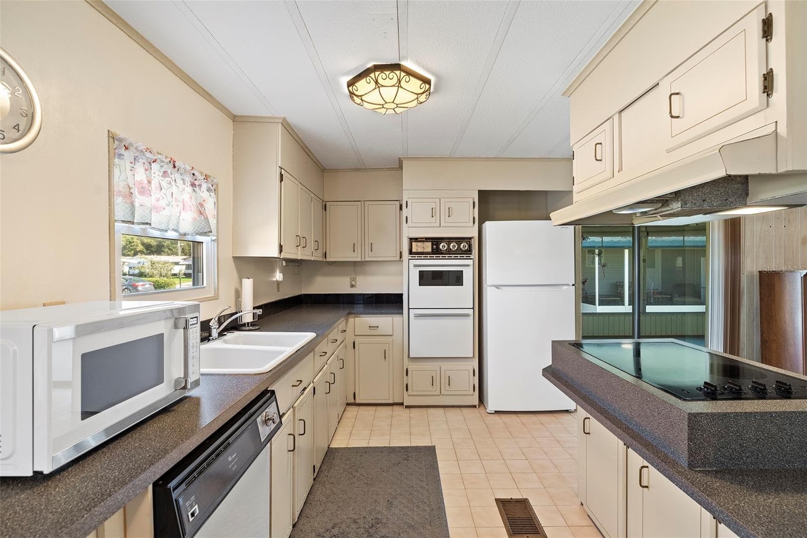 Manufactured Home at 2519 INDEPENDENCE LN, ST CLOUD, photo 14 of 39