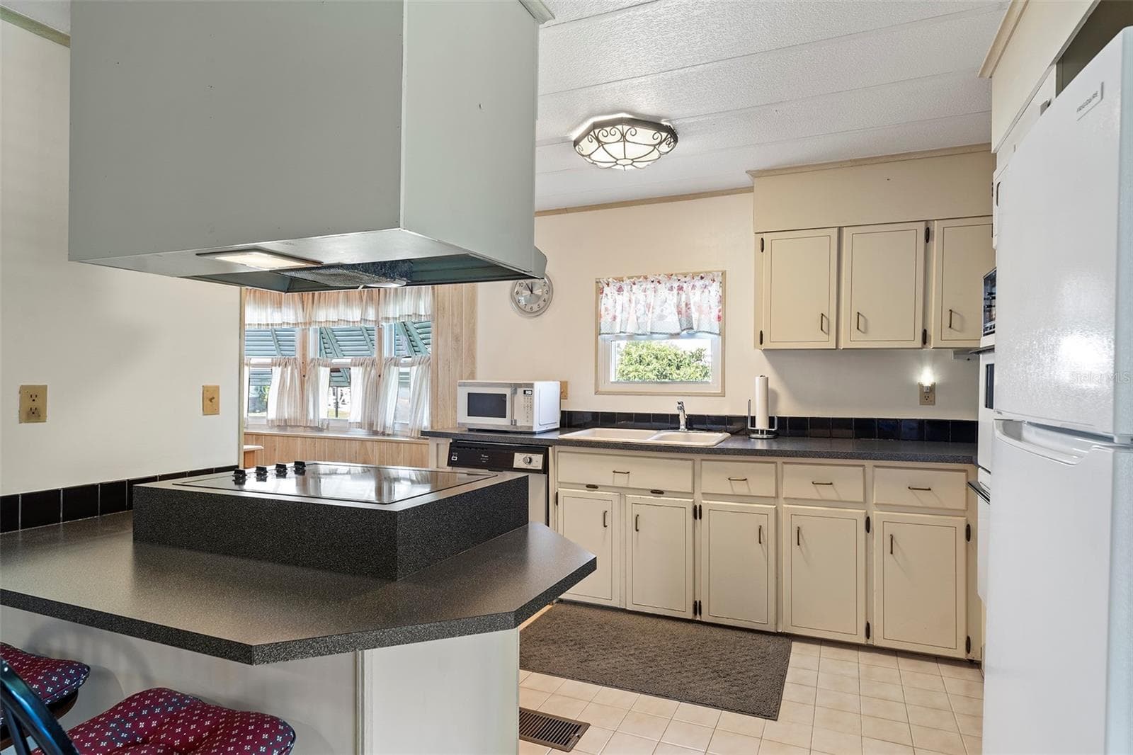 Manufactured Home at 2519 INDEPENDENCE LN, ST CLOUD, photo 15 of 39