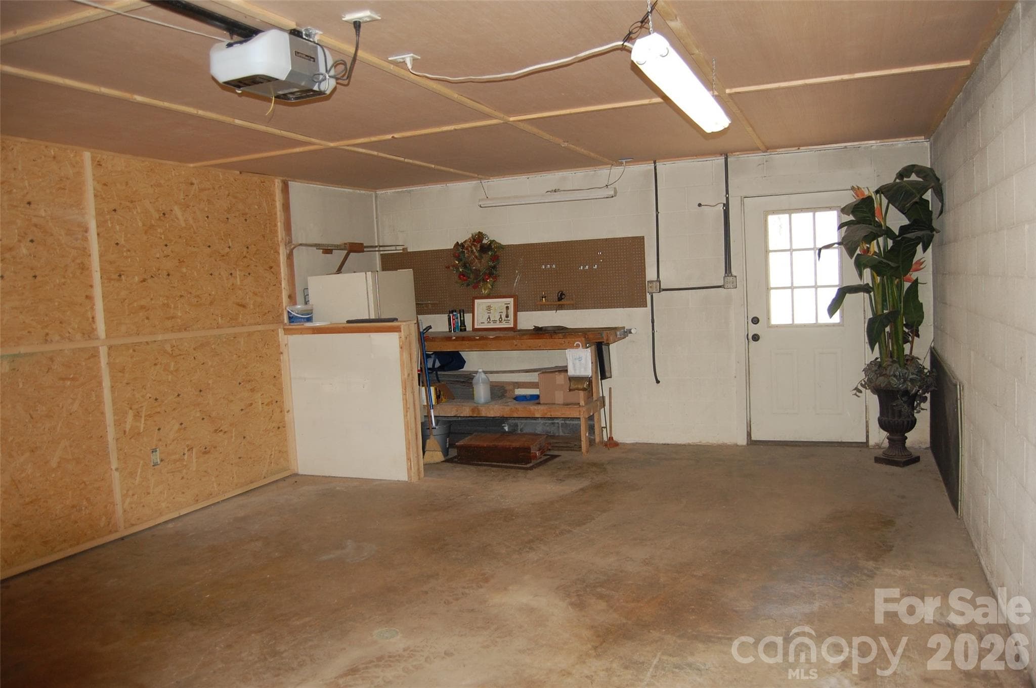 Single Family Residence at 114 Lady Slipper Loop, Newland, photo 23 of 34