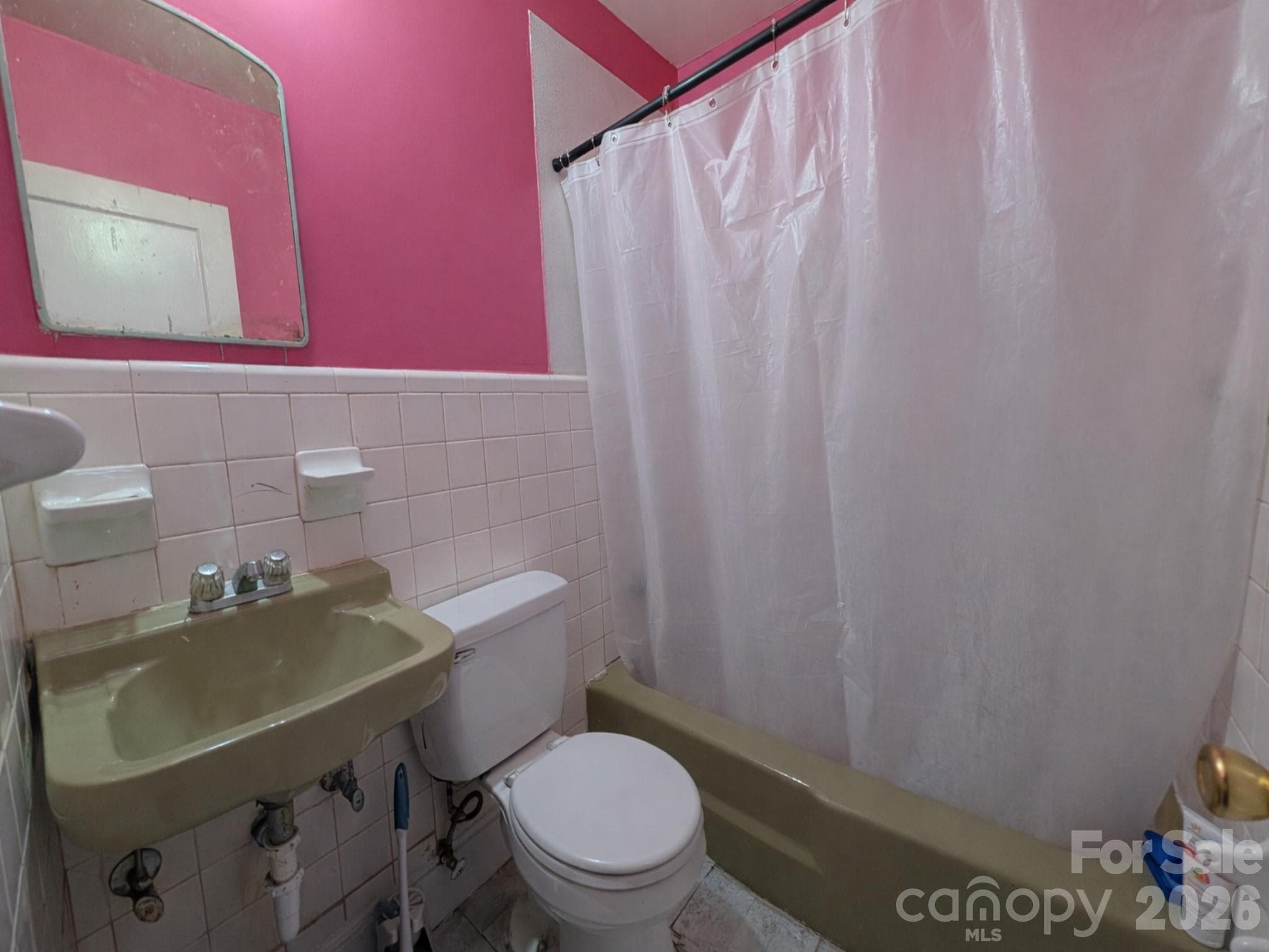 Hall Bathroom - 731 Finley Road, Rock Hill