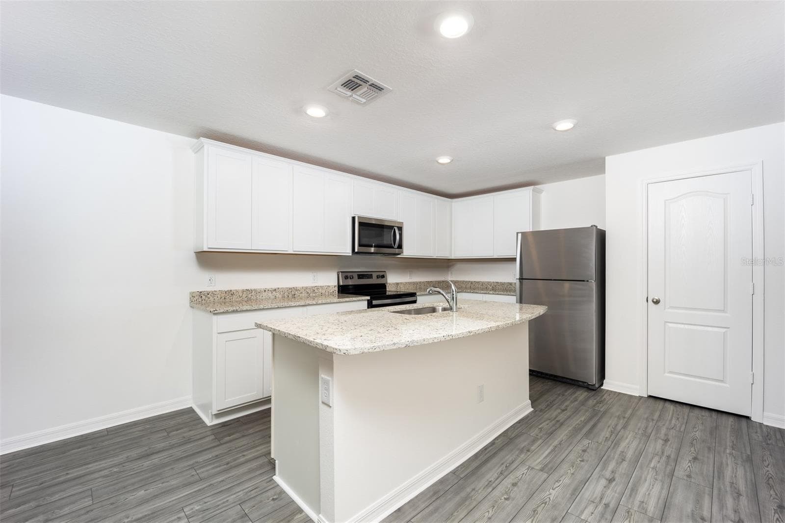 Villa at 3180 SEVILLE ST, LAKE ALFRED, photo 4 of 19