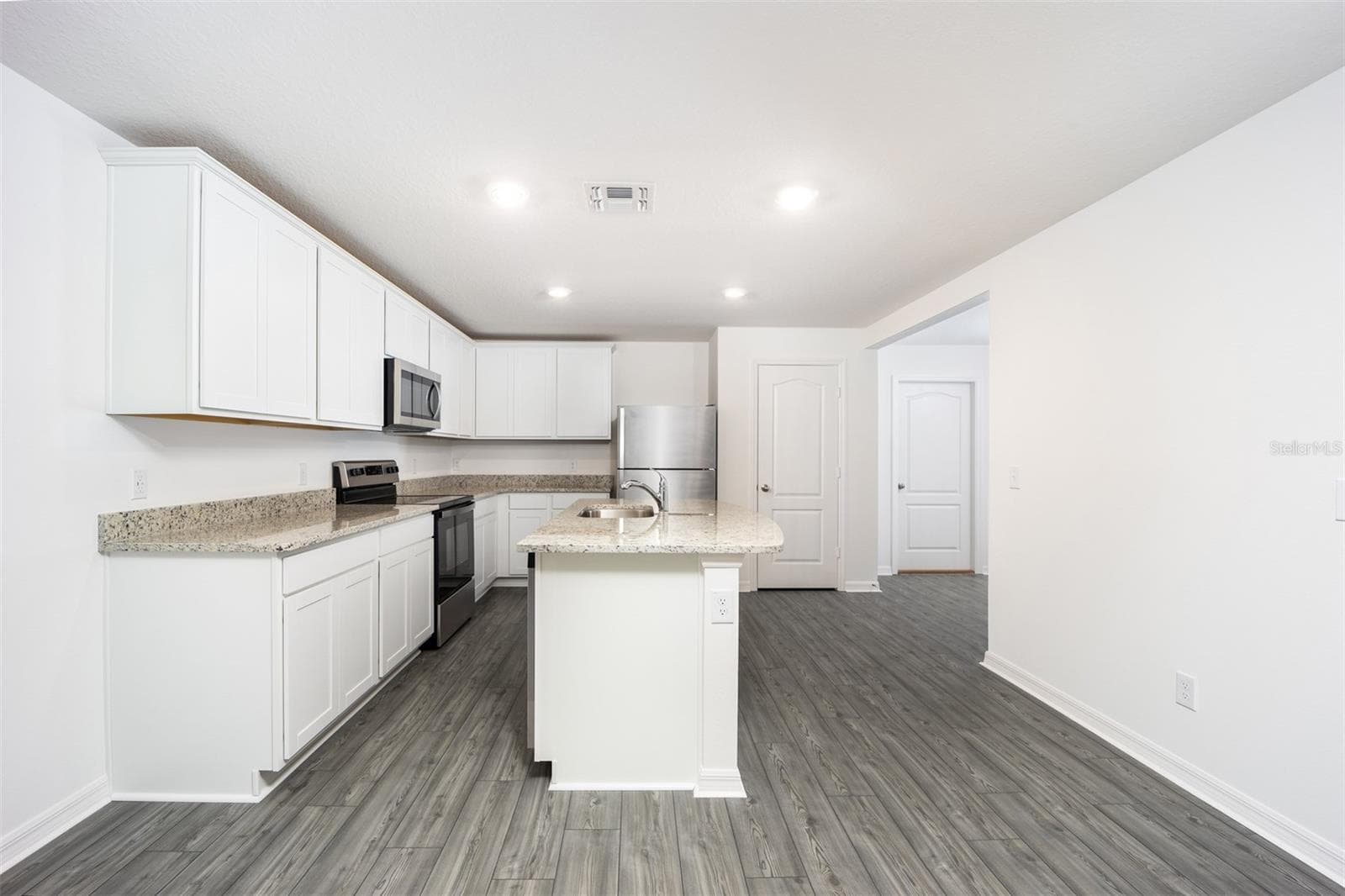 Villa at 3180 SEVILLE ST, LAKE ALFRED, photo 6 of 19