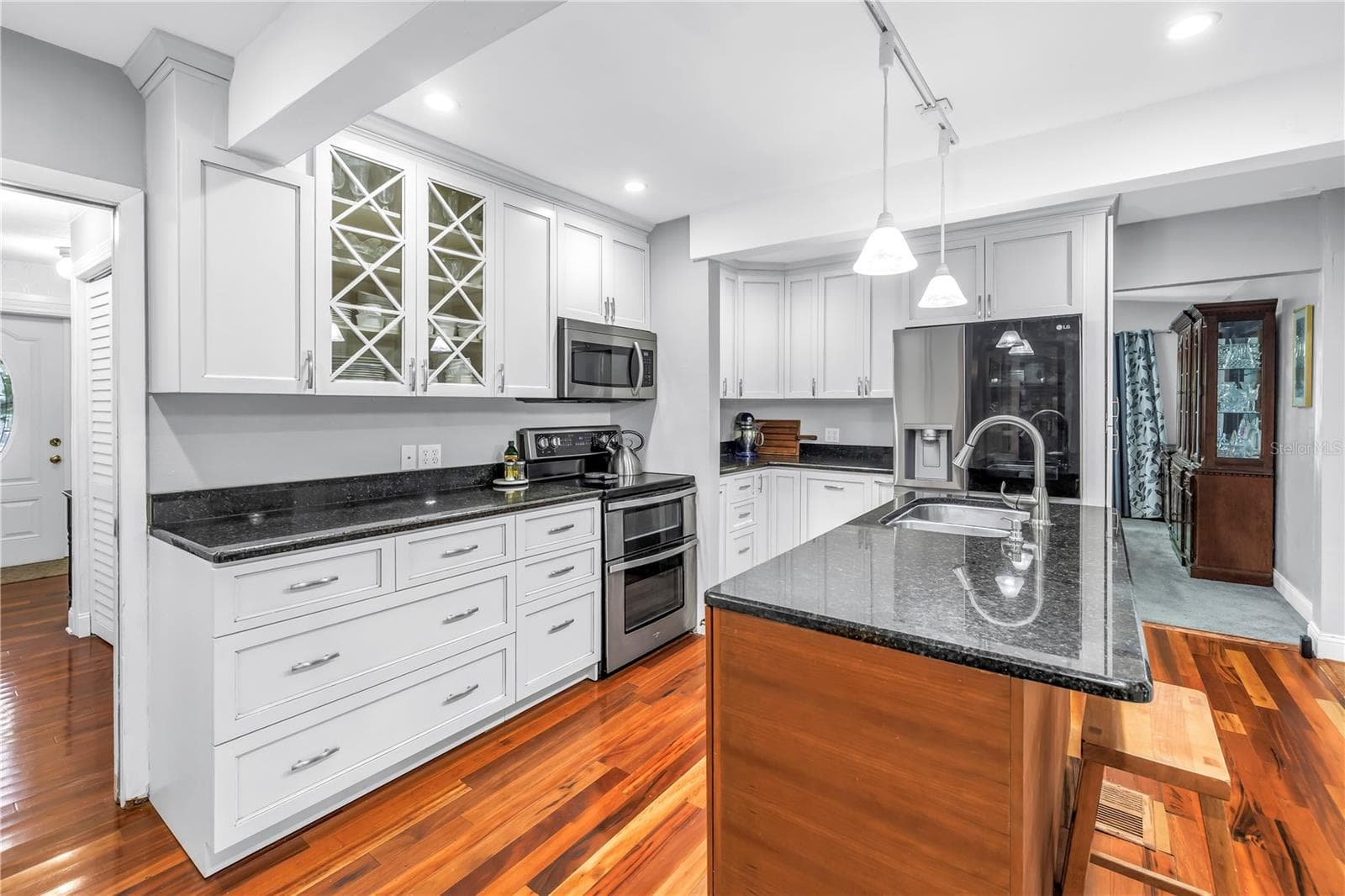 Single Family Residence at 6505 CEDAR ST NE, ST PETERSBURG, photo 15 of 33