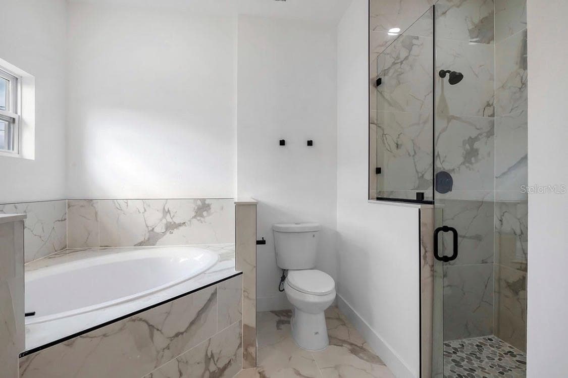 Bathroom 1 - 1231 DUNBAR AVE, SANFORD