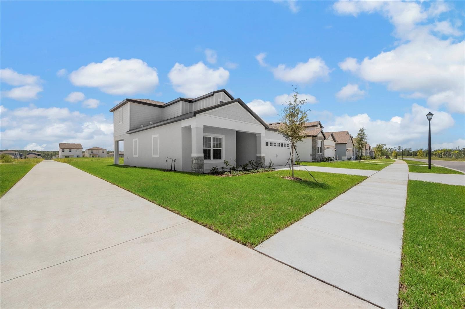 Single Family Residence at 3371 CHINOTTO DR, LAKE ALFRED, photo 4 of 33