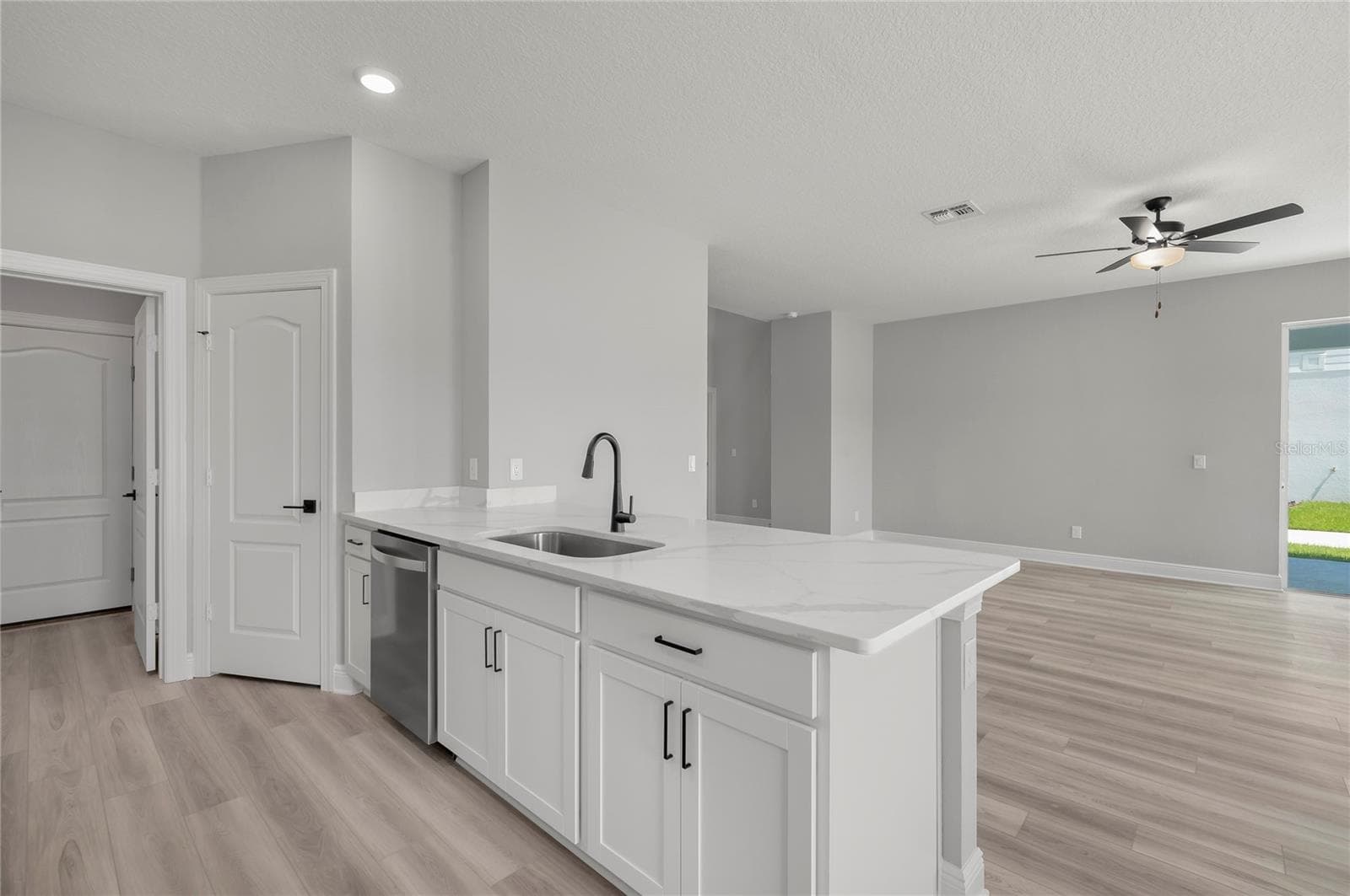 Single Family Residence at 3371 CHINOTTO DR, LAKE ALFRED, photo 6 of 33