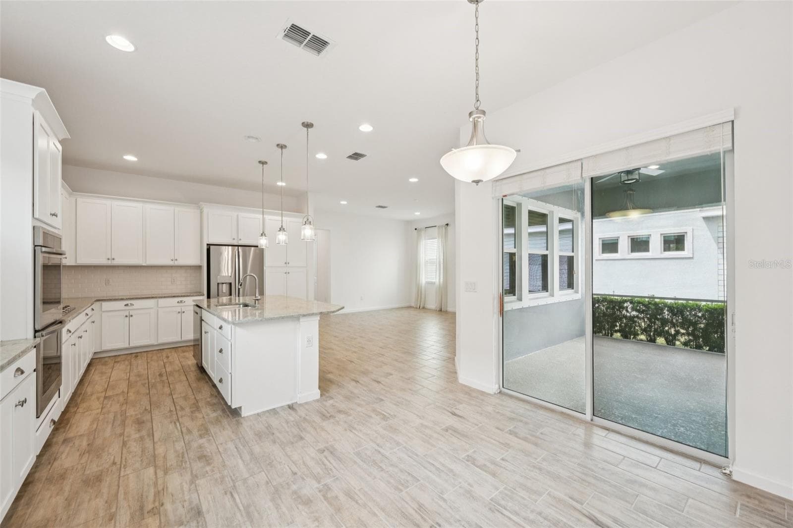 Single Family Residence at 806 WINTERSIDE DR, APOLLO BEACH, photo 6 of 57