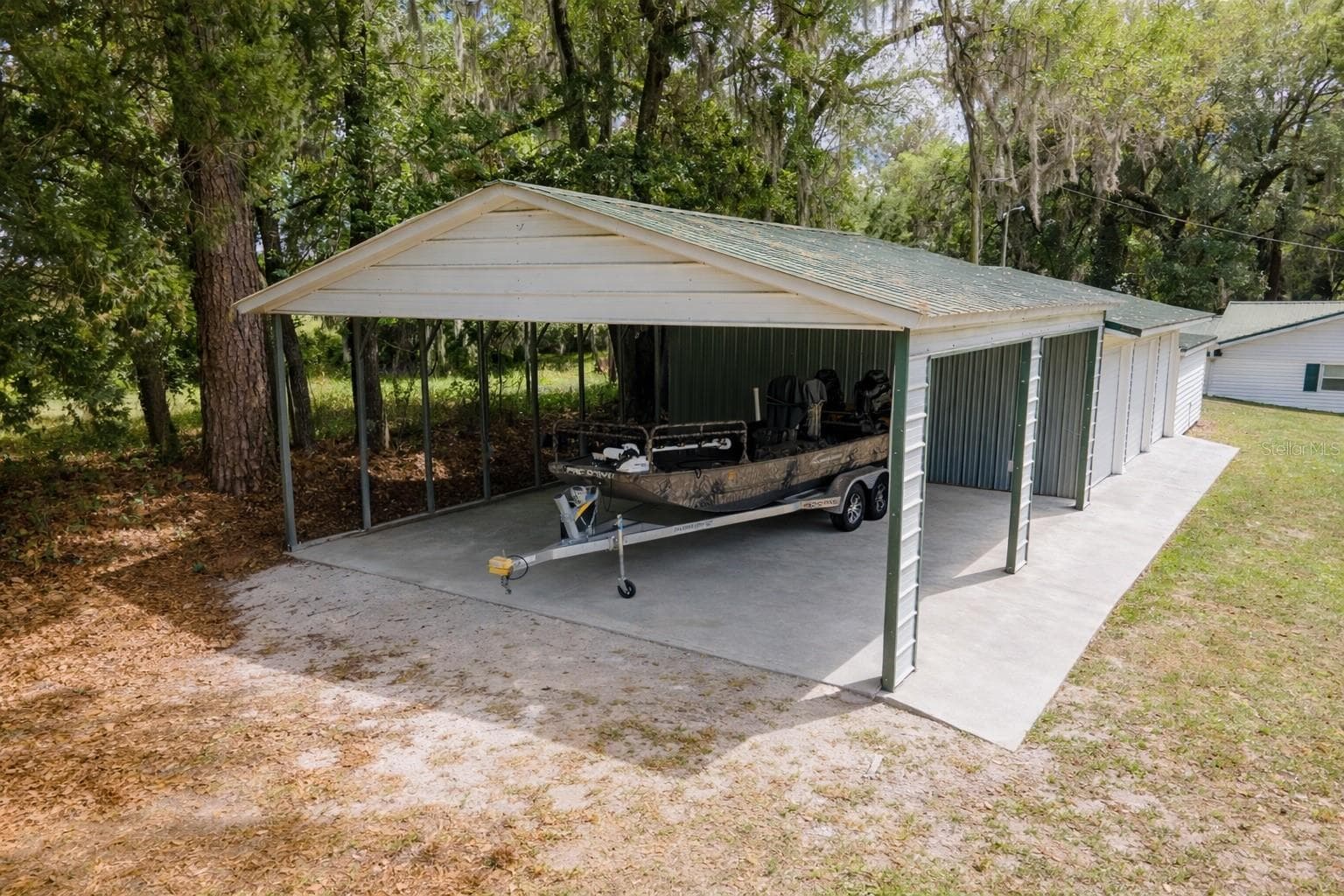 Carport - 7893 S US HIGHWAY 441, LAKE CITY