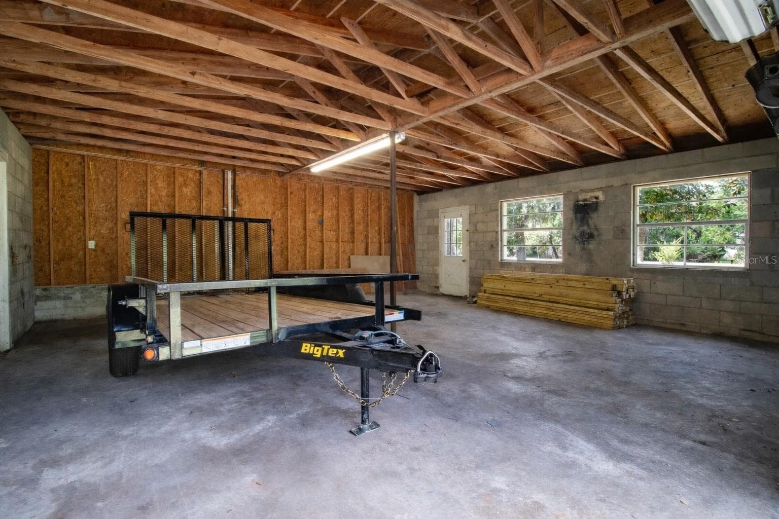 Garage - 7893 S US HIGHWAY 441, LAKE CITY