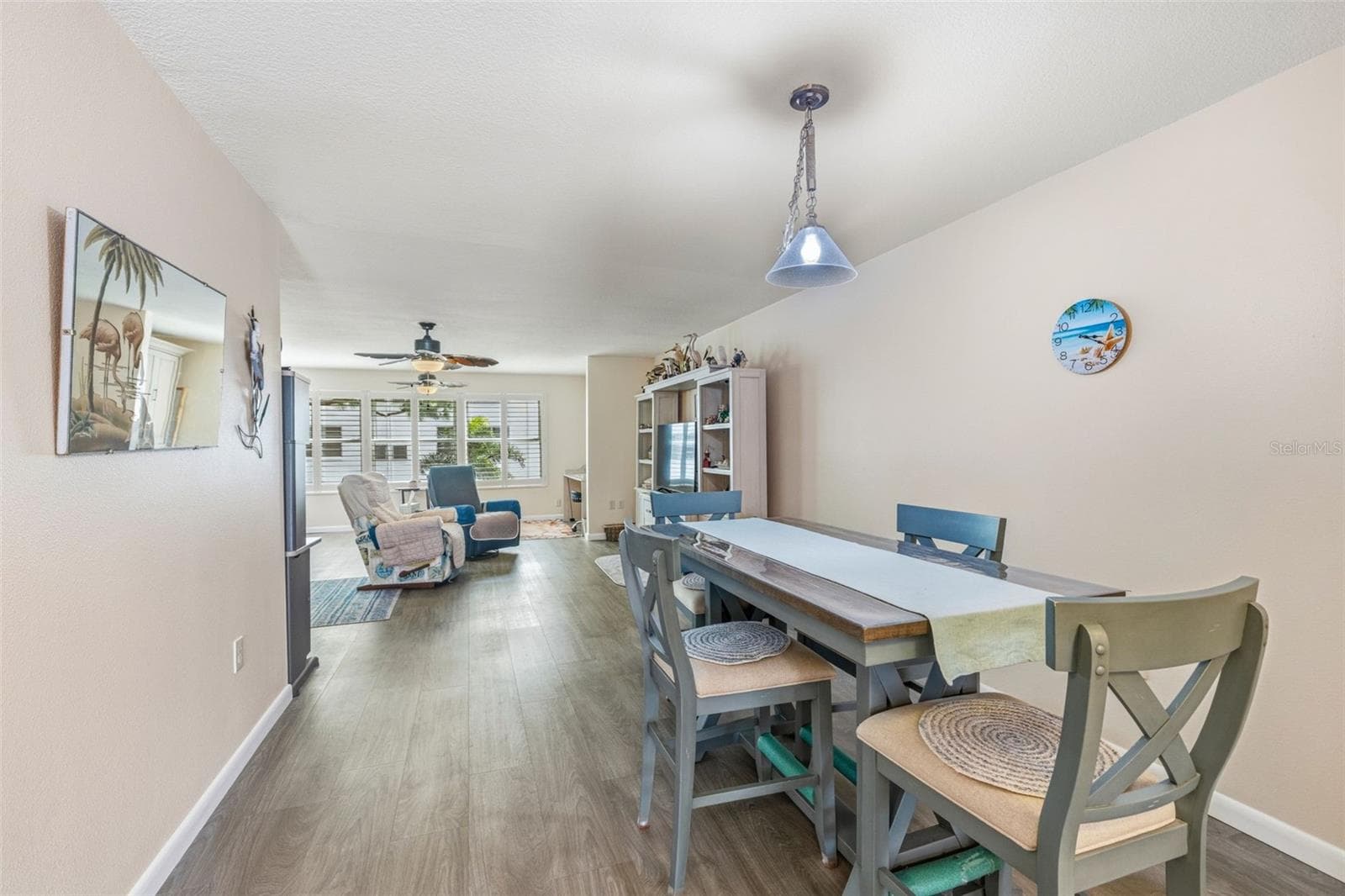 Spacious open concept living and dining area - 5521 80TH ST N #212, ST PETERSBURG