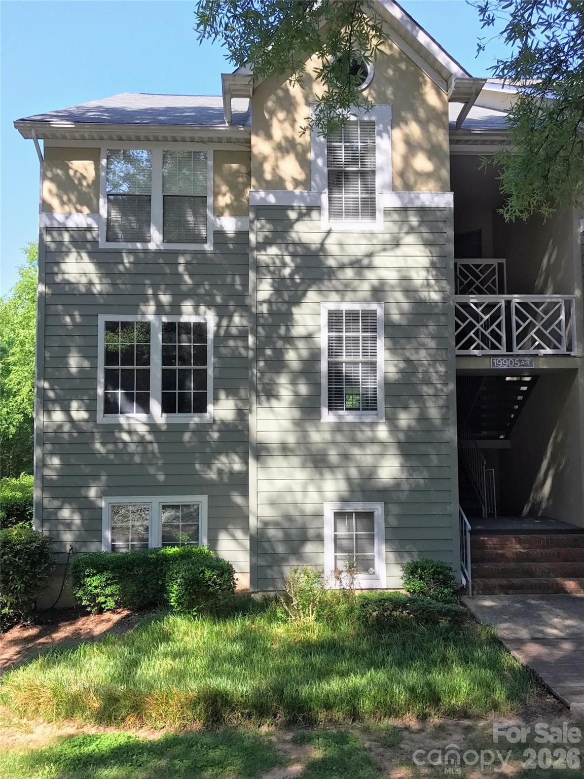 Condominium at 19905 Henderson Road, Cornelius, photo 2 of 30